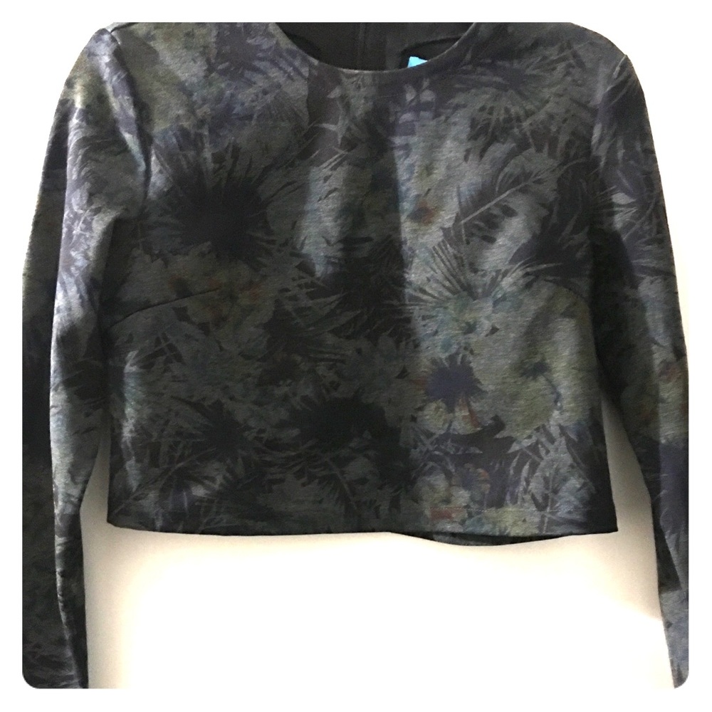 Multicolored long sleeve crew neck crop top